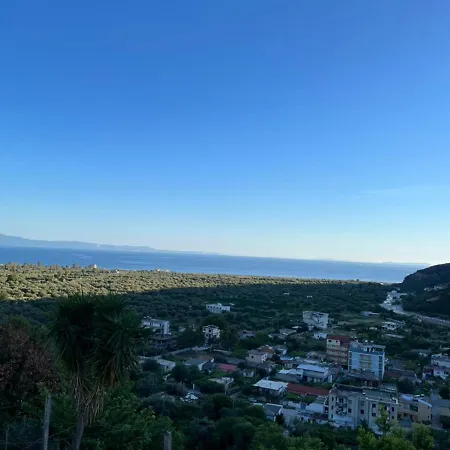 Cheerful 3-bedroom Private In Borsh!