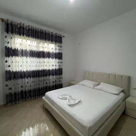 Villa Cheerful 3-bedroom Private In Borsh!